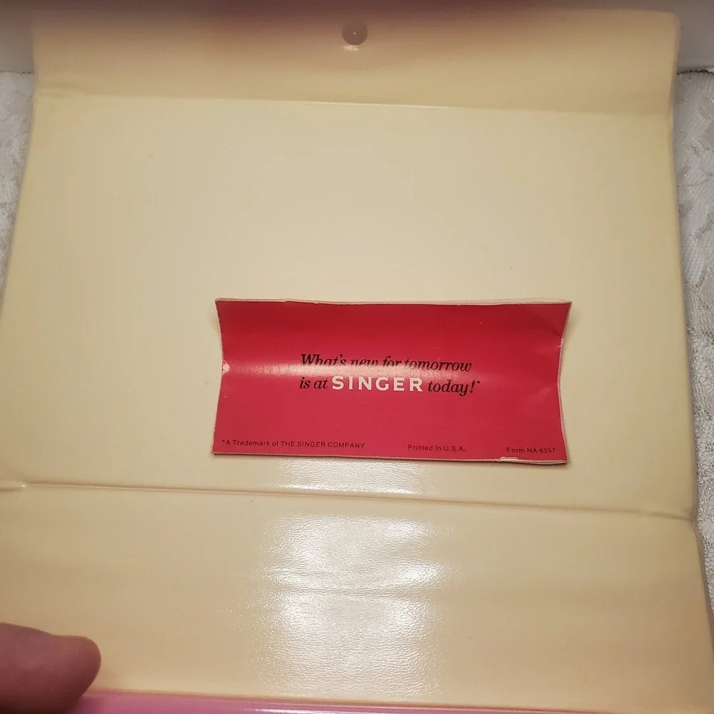 Vintage Singer Electric Scissors Works With Case And Instruction Booklet Tested